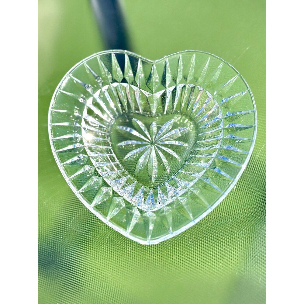 Mikasa Desire Valentine Cut Glass Heart Shaped Candy Trinket Nut Dish Bowl Decor